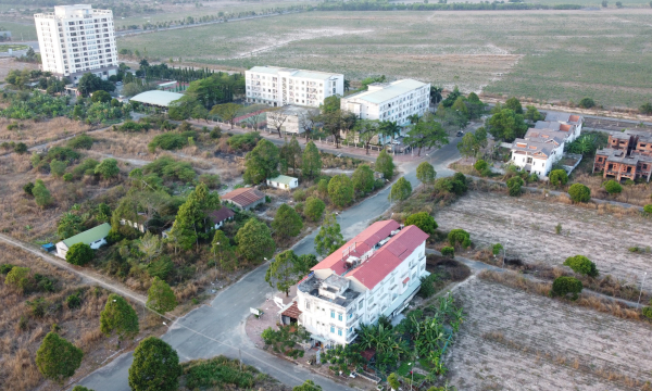 Đồng Nai - Khu dân cư, biệt thự bỏ hoang la liệt sau các cơn sốt đất