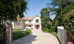 James Corden chi 10 triệu USD cho căn biệt thự ở Brentwood