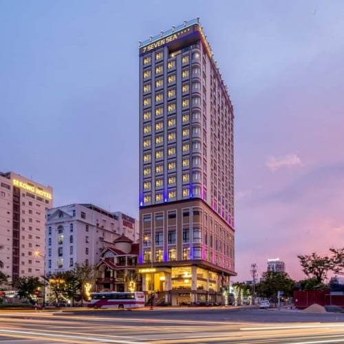 7.Seven Sea Hotel