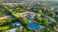 Thành phố bí ẩn quy tụ nhiều tỷ phú ở California 