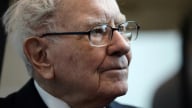 Huyền thoại phố Wall Warren Buffett rời ghế CEO Hathaway sau 60 năm nắm quyền 