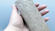 Đức sản xuất bê tông 'xanh' từ nước tiểu 