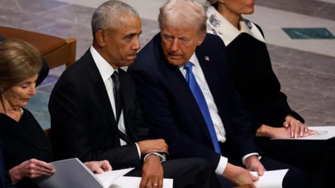 Donald Trump bất ngờ gửi thông điệp tới cựu tổng thống Barack Obama