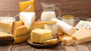 So sánh bơ và phô mai - Liệu trẻ có cần ăn cả hai?