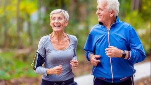 Đi bộ 4.500 bước mỗi ngày: Lợi ích sức khỏe rõ rệt cho người cao tuổi