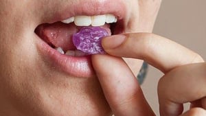 Sử dụng kẹo ngậm phòng the có thể gây một số bệnh, nên cẩn thận để tránh rước họa