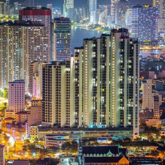 Không phải Hồng Kông hay Thượng Hải, đây là Nha Trang về đêm: Một bức ảnh quá đẹp và cảm xúc!