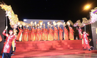 Gần 600 bộ áo dài từ xưa đến nay được trình diễn chào mừng Festival biển Nha Trang 2023