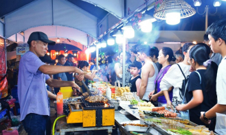 Thích thú với hàng trăm đặc sản nổi tiếng 3 miền hội tụ tại phố biển Nha Trang