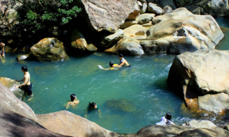 Đắm mình trong những con suối tuyệt đẹp gần Nha Trang: Trải nghiệm phiêu lưu cực thích thú