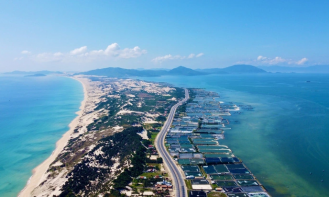 Vi vu trên cung đường ven biển Bắc Khánh Hòa tuyệt đẹp với những điểm du lịch hoang sơ