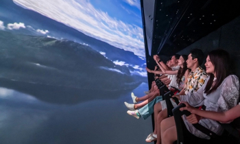 Đến VinWonders Nha Trang để “phiêu lưu” thế giới với rạp phim bay