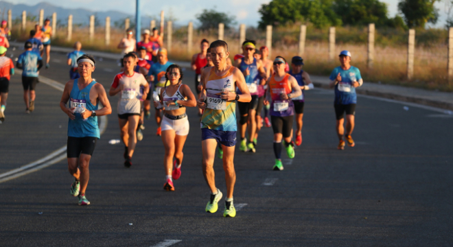 VnExpress Marathon Nha Trang: Đèo Lương Sơn “thách thức” sức bền của runner