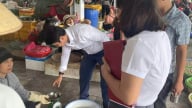 Phát hiện một số tiểu thương tại chợ Đồng Hới cân gian