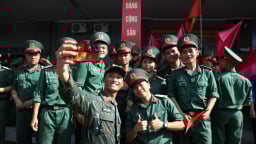 Xúc động khoảnh khắc Đà Nẵng dang rộng vòng tay đón các chiến sĩ A80 trở về