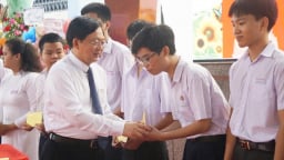 Xúc động ngày khai giảng ở Gia Lai: Nơi học trò nghèo được tiếp sức, nơi trẻ khuyết tật được thắp lên hy vọng