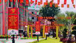 Quảng Ngãi rực rỡ cờ hoa, sẵn sàng cho Đại hội Đảng bộ tỉnh nhiệm kỳ 2025-2030