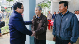 Thủ tướng kiểm tra việc xóa nhà tạm, nhà dột nát tại Quảng Ngãi