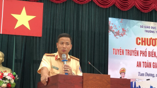 Vĩnh Phúc: Tuyên truyền Luật Giao thông đường bộ cho giáo viên và hơn 700 học sinh