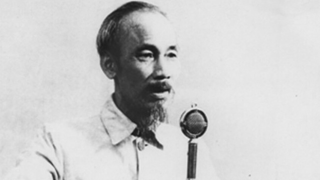 Thiêng liêng hai tiếng Việt Nam