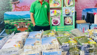 Khởi nghiệp thành công từ sản xuất bánh hỏi rau củ 
