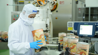 Đưa công nghệ đột phá vào mỗi hộp sữa, Vinamilk ‘nâng cấp” chuẩn chất lượng thị trường sữa nội địa