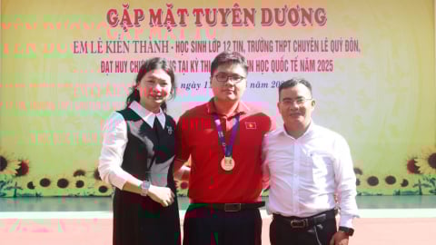 Đánh bại 330 đối thủ từ 86 quốc gia: Chàng trai làm rạng danh Việt Nam trên đấu trường trí tuệ