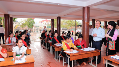 Giáo dục là gốc rễ của giảm nghèo bền vững