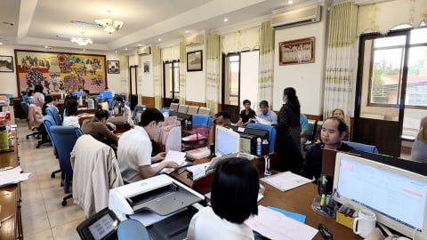 'Bệnh' đi muộn về sớm, dùng xe công sai mục đích sẽ bị xử lý nghiêm ở Quảng Ngãi