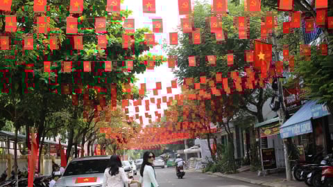 Phố núi 'thay áo mới', chào đón ngày hội non sông