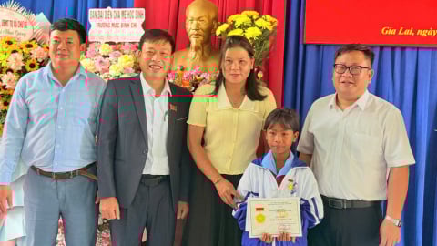 Hành động dũng cảm của cậu bé chăn bò Kpă Hăn cứu bé 6 tuổi dưới hồ sâu