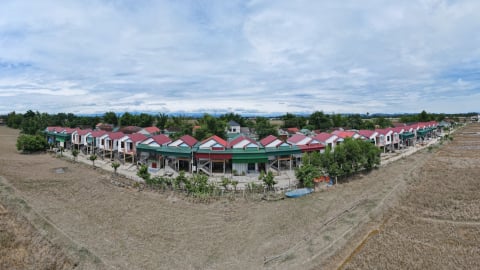 Người vạn chài thoát cảnh sống lênh đênh tạm bợ, mất an toàn trên thuyền, phát đạt nhờ nhà chống lũ 2 tầng kiên cố