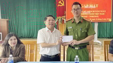 Khám phá nhanh nhiều vụ trộm cây “quốc bảo”, công an xã Măng Ri nhận khen thưởng