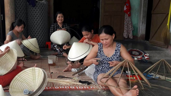 “Nổi tiếng một thời” nghề làm nón làng Thổ Ngọa