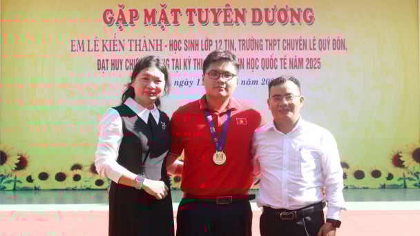 Đánh bại 330 đối thủ từ 86 quốc gia: Chàng trai làm rạng danh Việt Nam trên đấu trường trí tuệ