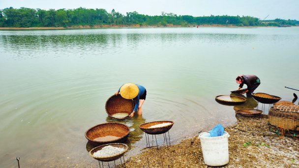 Ai qua Kẻ Bượm                                                     