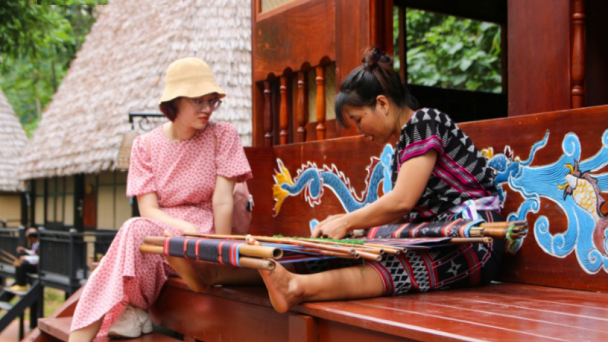 Người Cơ Tu vùng cao Quảng Nam làm du lịch cộng đồng