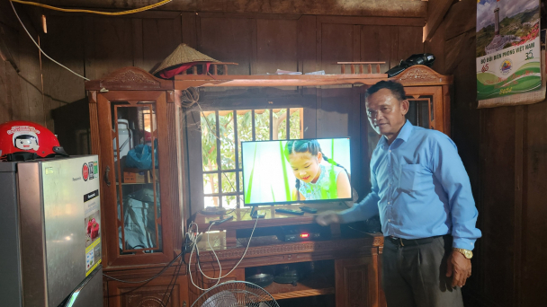 Điện lưới thắp sáng bản làng, bình yên trải khắp vùng phên dậu