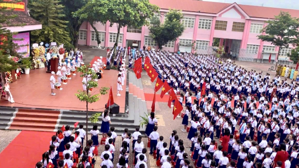 Nhà trường được thu và không được thu những khoản phí đầu năm học mới