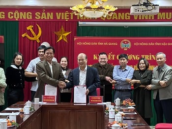 Ký kết phối hợp giữa Hội Nông dân tỉnh Hà Giang và Hội Nông dân tỉnh Hậu Giang