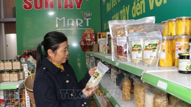 Nông sản miền núi tỉnh Quảng Ngãi hút khách dịp Tết