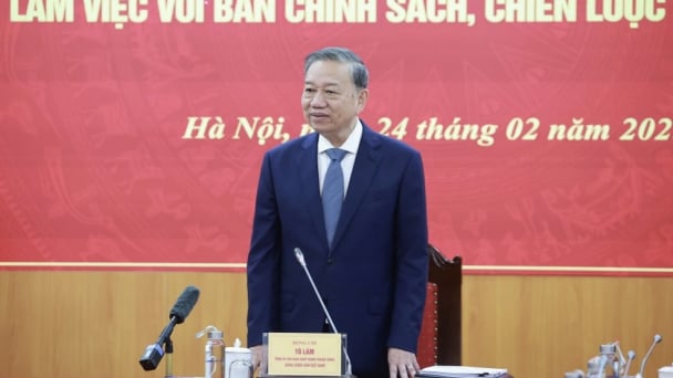 Tổng Bí thư làm việc với Ban Chính sách, chiến lược T.Ư về mục tiêu tăng trưởng