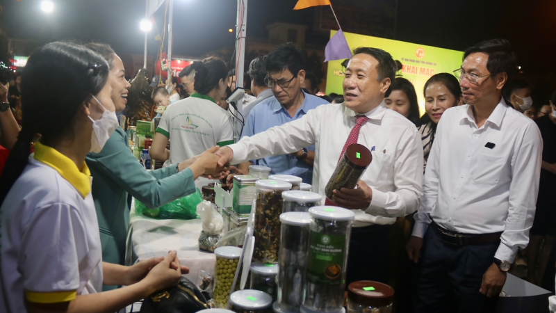Trưng bày, quảng bá sản phẩm đặc trưng, sản phẩm OCOP tỉnh Quảng Trị năm 2023