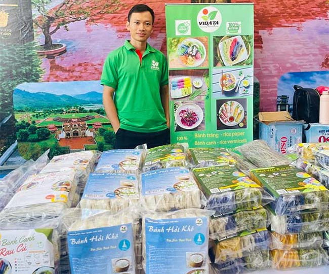 Khởi nghiệp thành công từ sản xuất bánh hỏi rau củ 