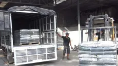 Đồng Nai liên tiếp phát hiện 46 tấn keo và hàng tấn chân gà nghi vi phạm