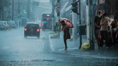 Mưa lớn gây lũ lụt ở Nhật Bản
