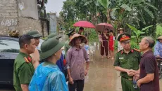 Cụ ông 90 tuổi được tìm thấy sau đêm mưa lớn giữa vùng đồi núi