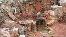 Đèn dầu bằng sứ men xanh trong lăng mộ hé lộ niên đại 1000 năm tuổi