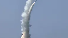 Ông Kim Jong Un giám sát vụ thử nghiệm vũ khí trên tàu chiến mới