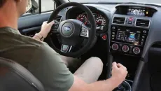 Lái ôtô số sàn có thể giúp não bộ người dùng khỏe hơn